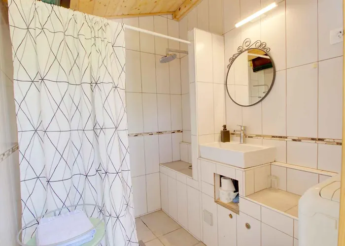 아파트 & Jagoda *